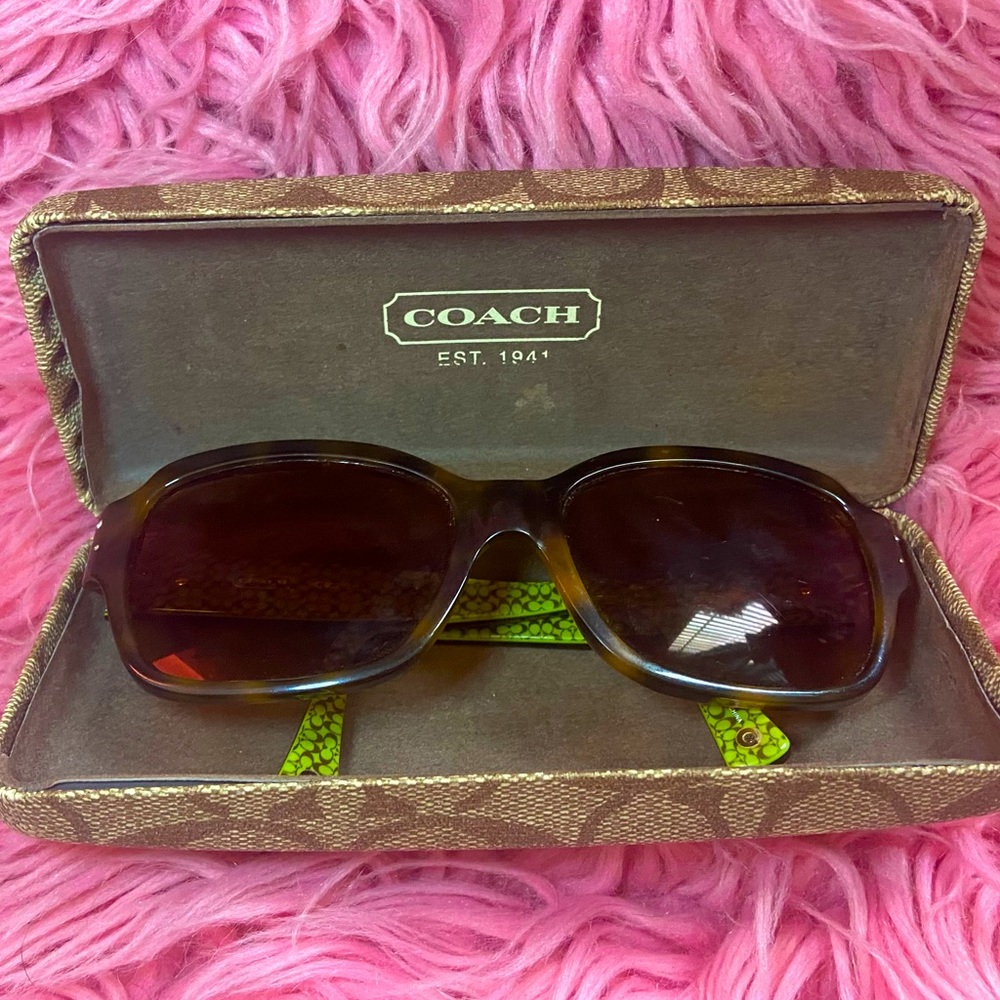 COACH “Cameron” Tortoise Sunglasses & Case 😎